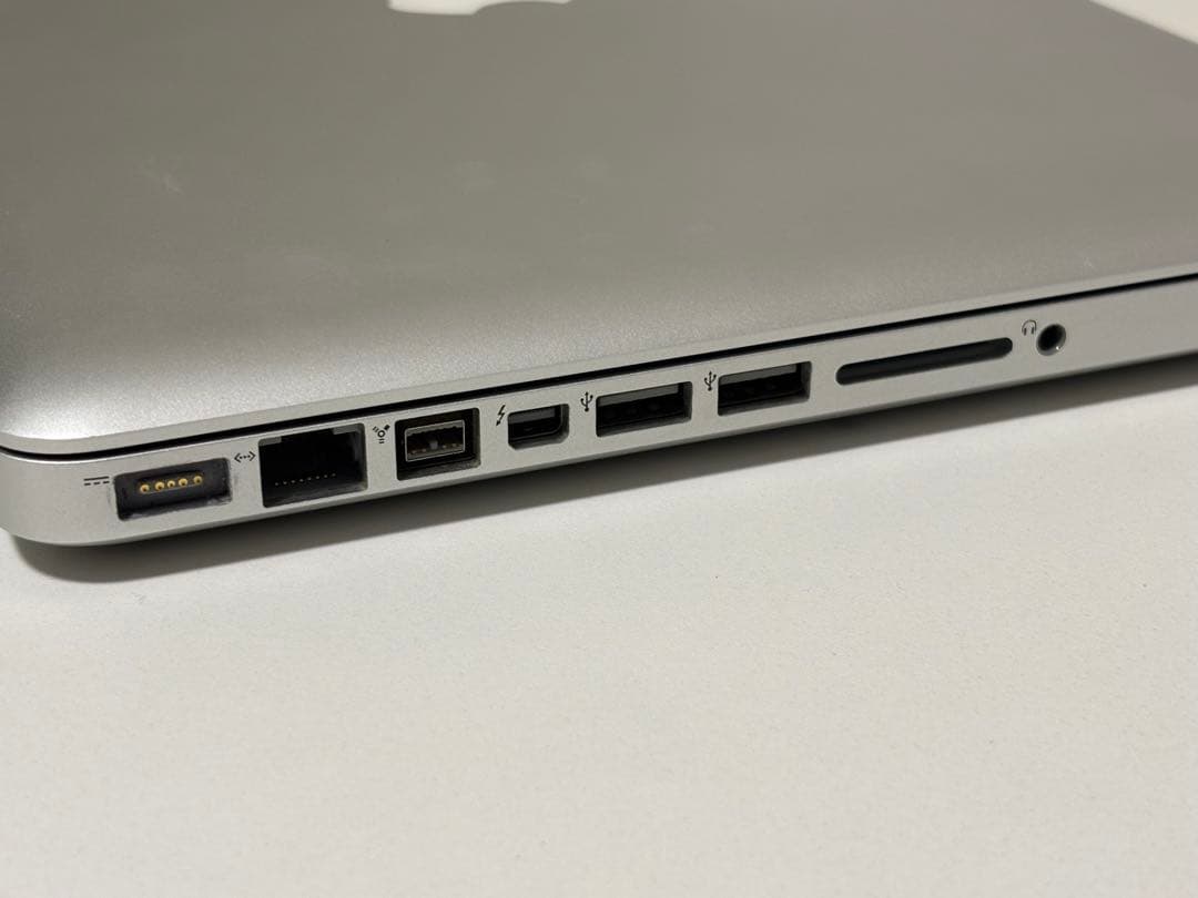 【早い者勝ち】Apple MacbookPro13インチ MD101J シルバー