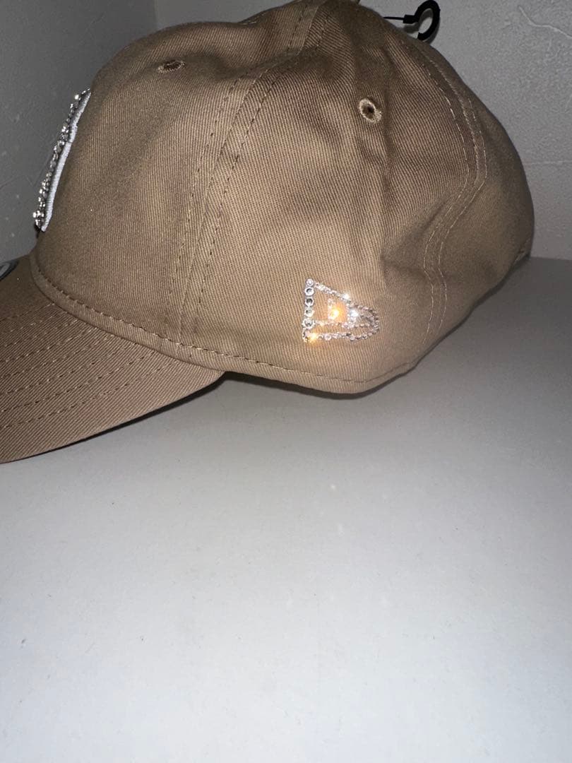 NEWERA　スワロフスキー　デコキャップ　ユニセックス　NYベージュ
