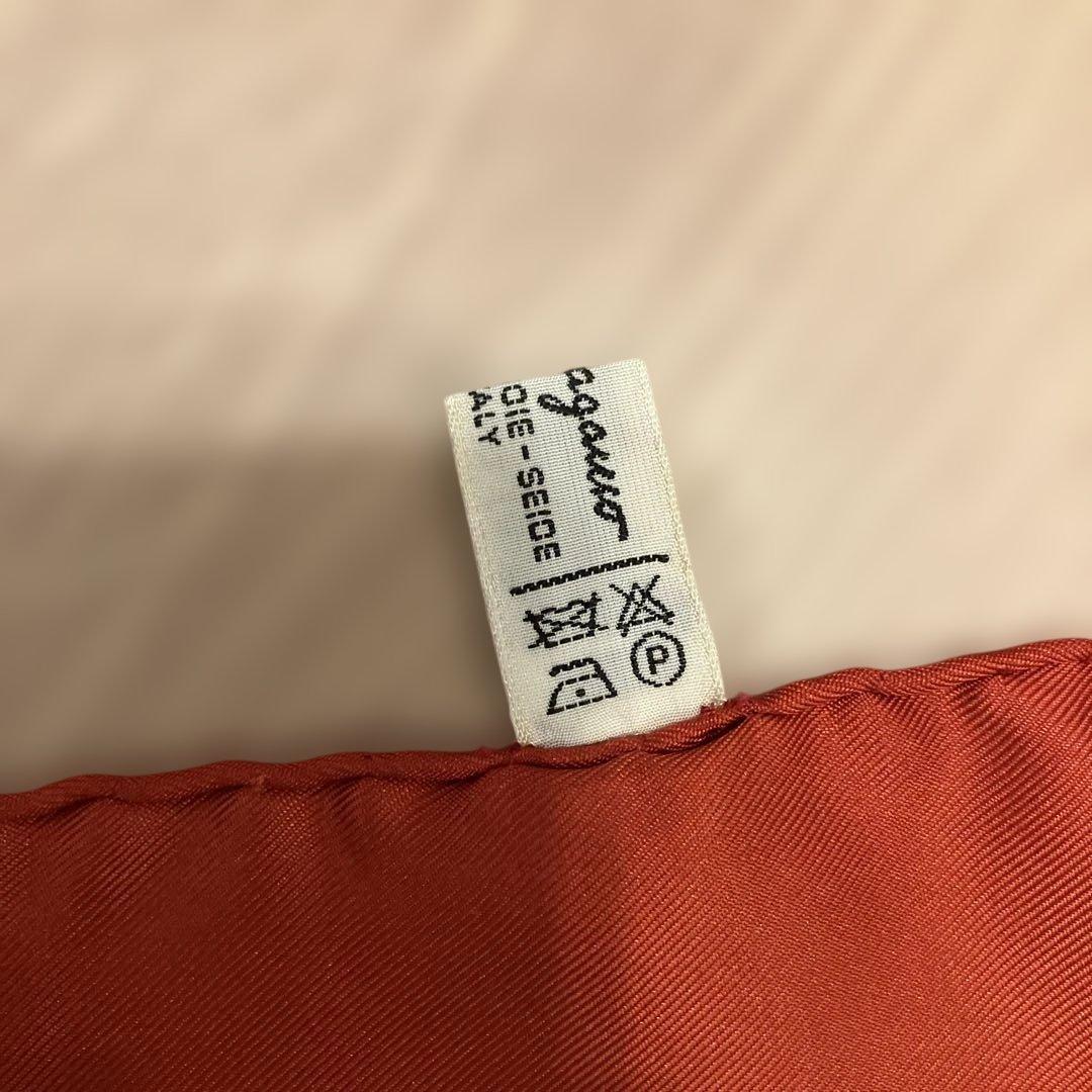 【美品】Salvatore Ferragamo シルクスカーフ