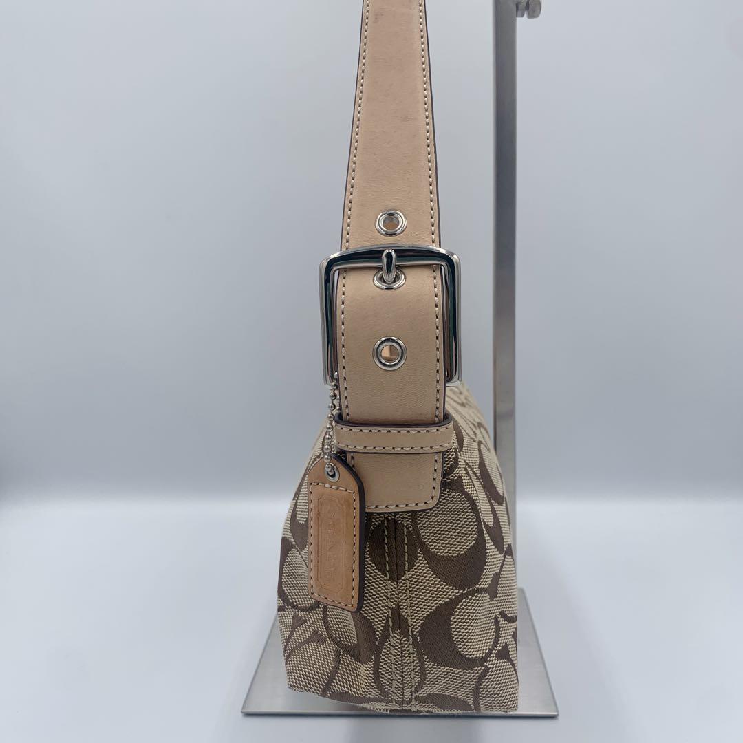 COACH コーチ　アクセサリーポーチ　ワンショルダー　シグネチャー　ベージュ