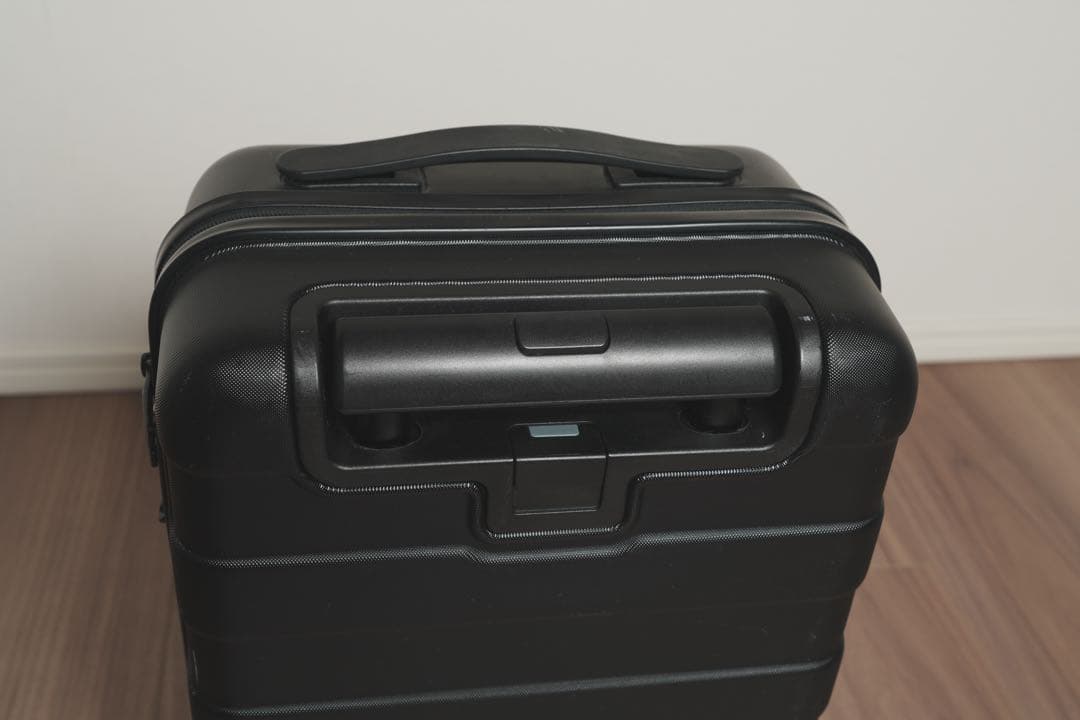 無印良品 バーを自由に調整できるハードキャリーケース 20L TSAロック付き