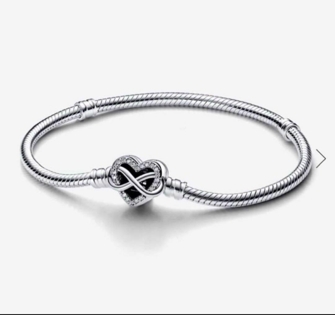 Pandora シルバーブレスレット ハート型留め具