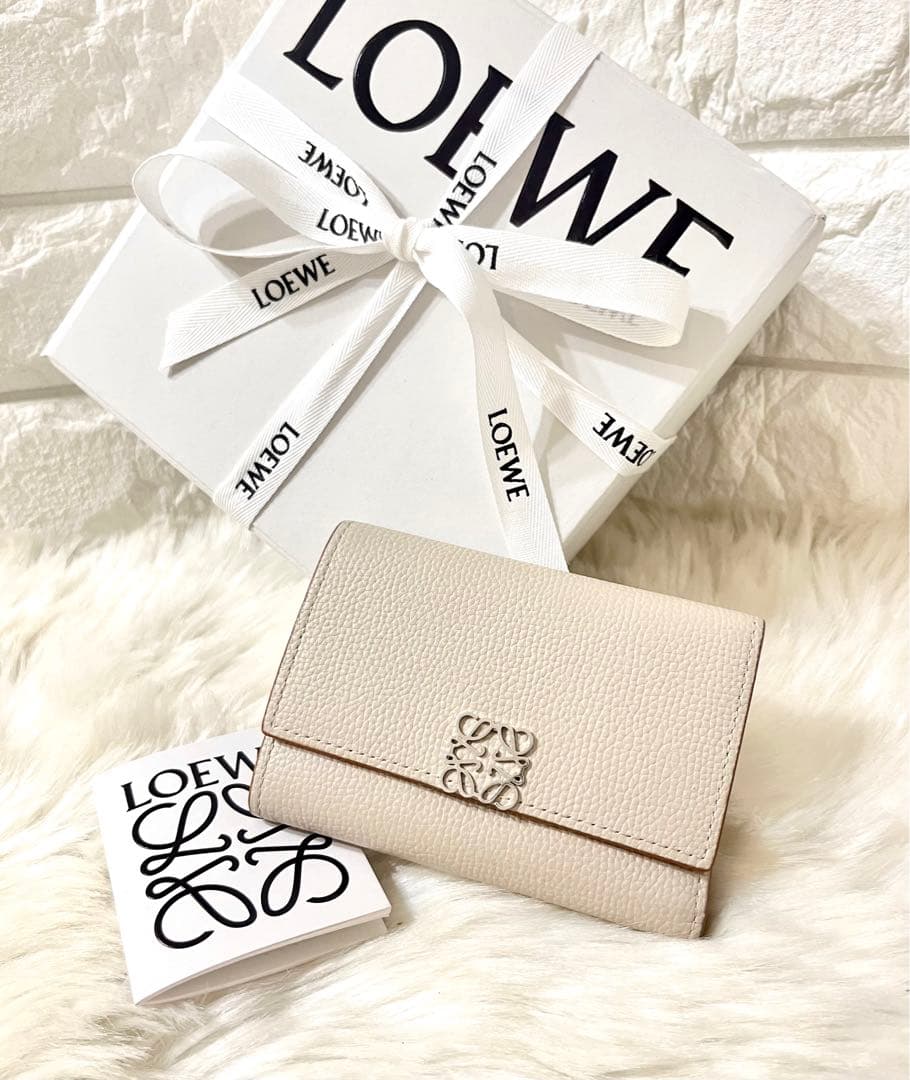 【もちぶた様】LOEWE アナグラム トライフォールド 三つ折り財布 ベージュ