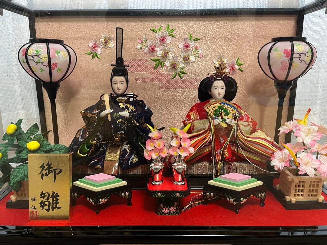 雛人形ガラスケース入り