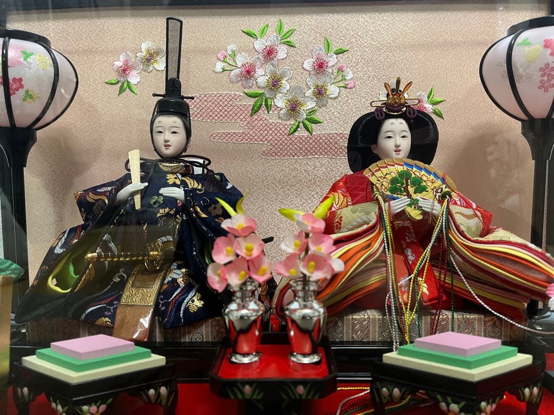 雛人形ガラスケース入り