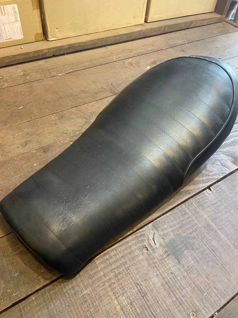 カワサキ250TR ナイトロヘッズ　ヘブンス　タックロールシート