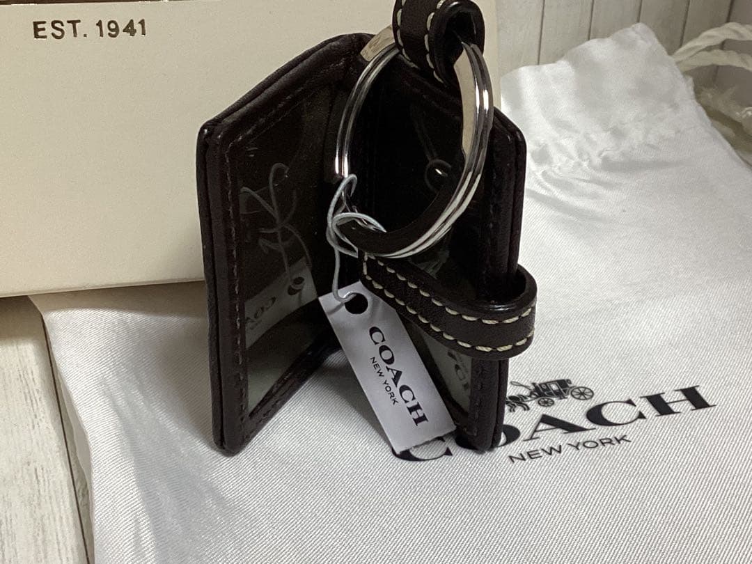 未使用美品コーチCOACH レザー キーリング付き写真入れ手帳型本物