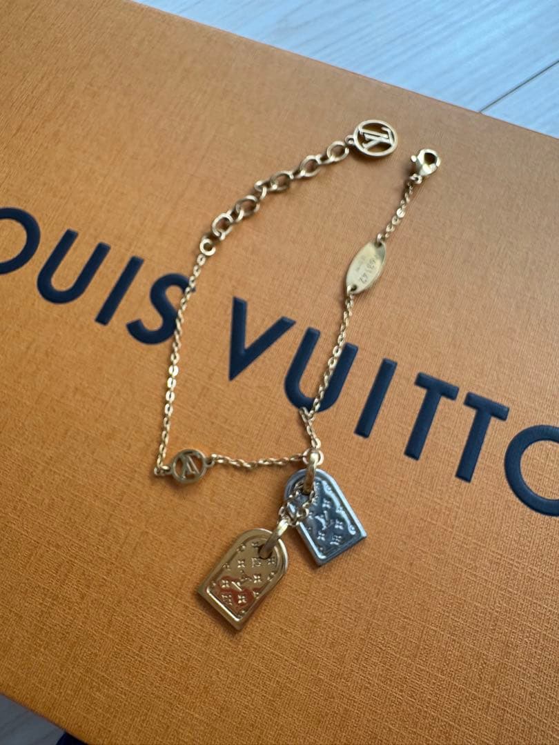 【yuka'sSHOP】Louis Vuitton チャーム付きブレスレッ