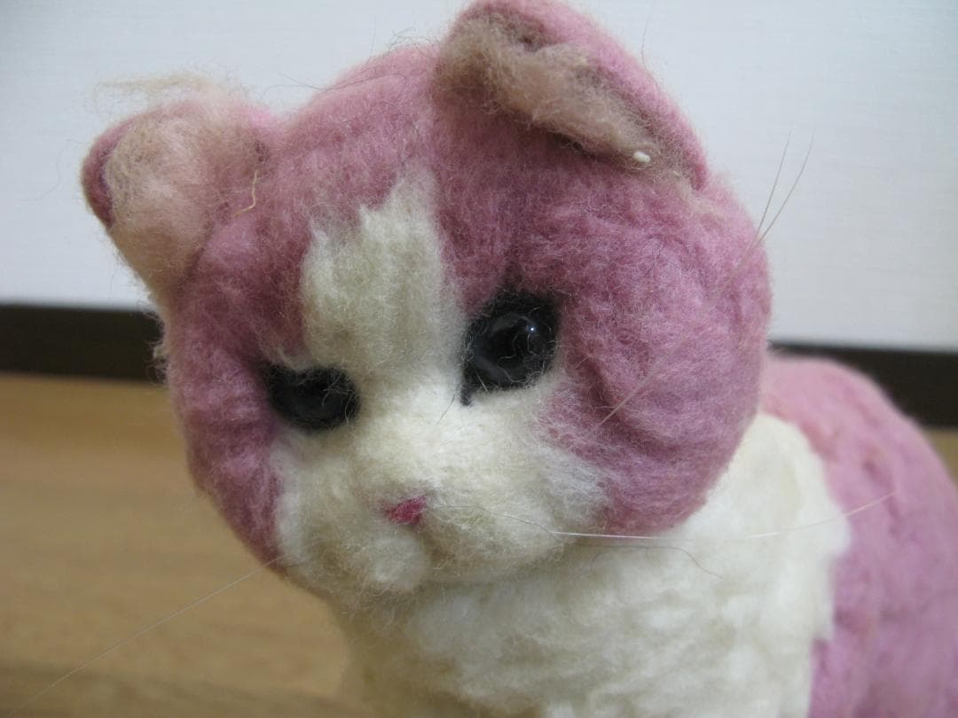 羊毛フェルト 猫のぬいぐるみ