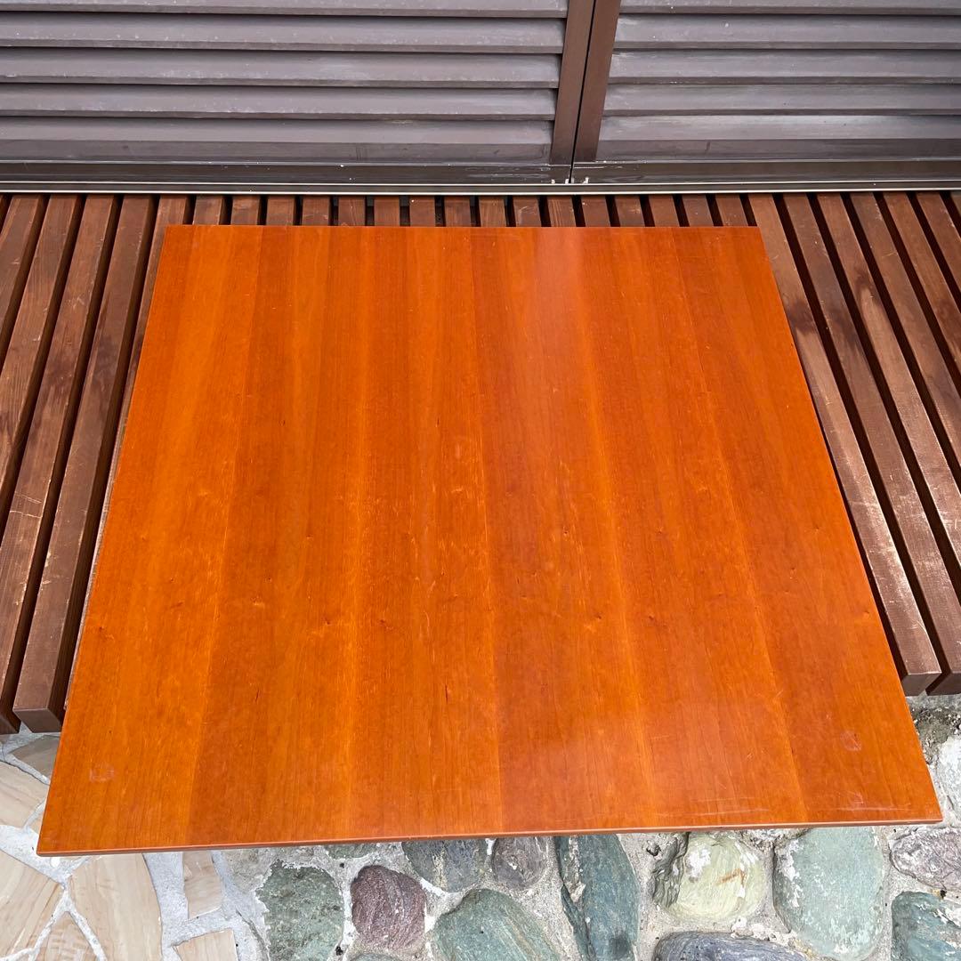 フレデリシア　ナナディツエル　トリニダード・トバゴテーブル小　ウェグナー 北欧