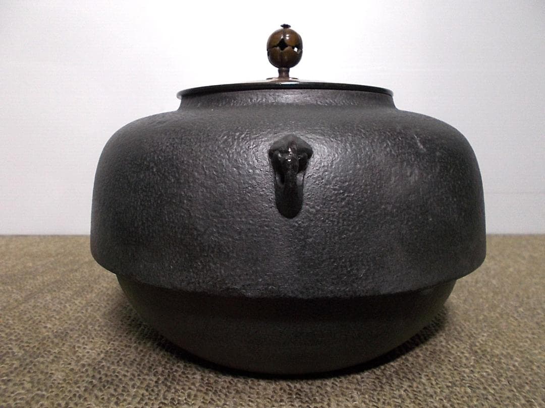 茶道具 風炉型野々田電熱器 黒真塗 茶釜 送料込み