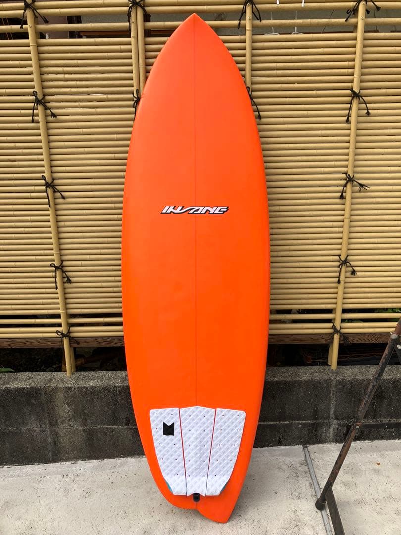 美品INSANEサーフボードグッドサイズ5.10アシンメトリーレギュラースタンス