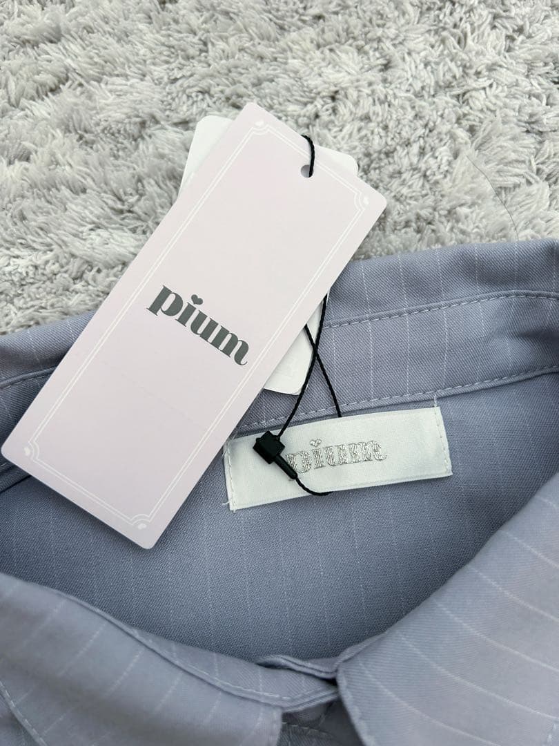 pium シャツレイヤードオープンショルダーニット チャコール