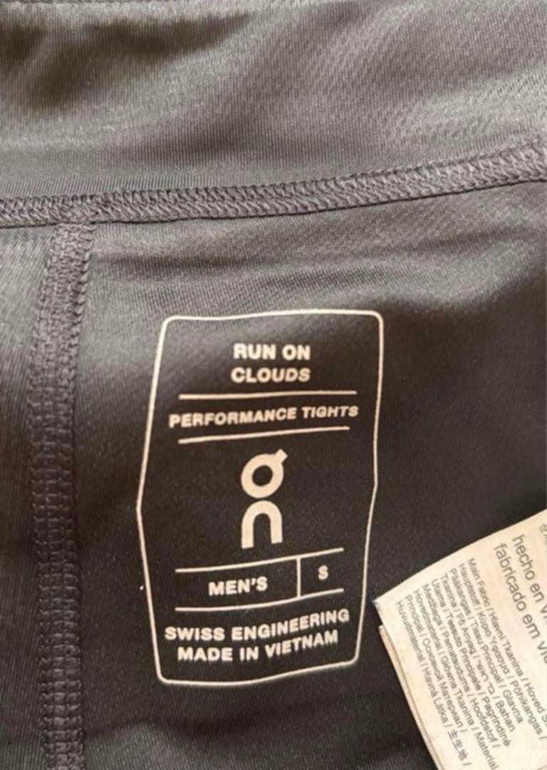 on tights ランニング　レギンス