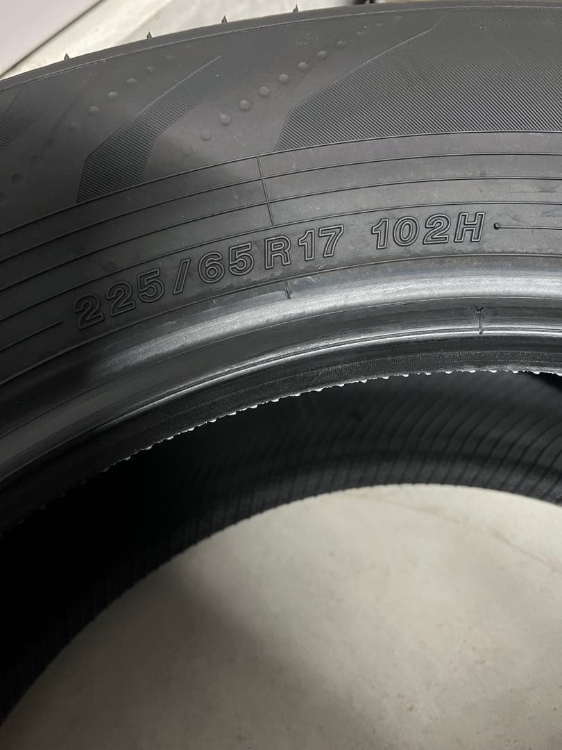 225/65R17 ヨコハマ　アドバン V03