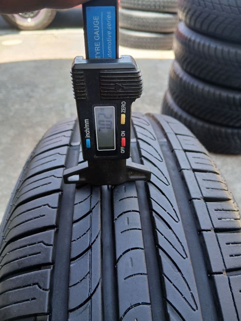 ①Loadestoneロードストーン EUROVIS 195/65R15