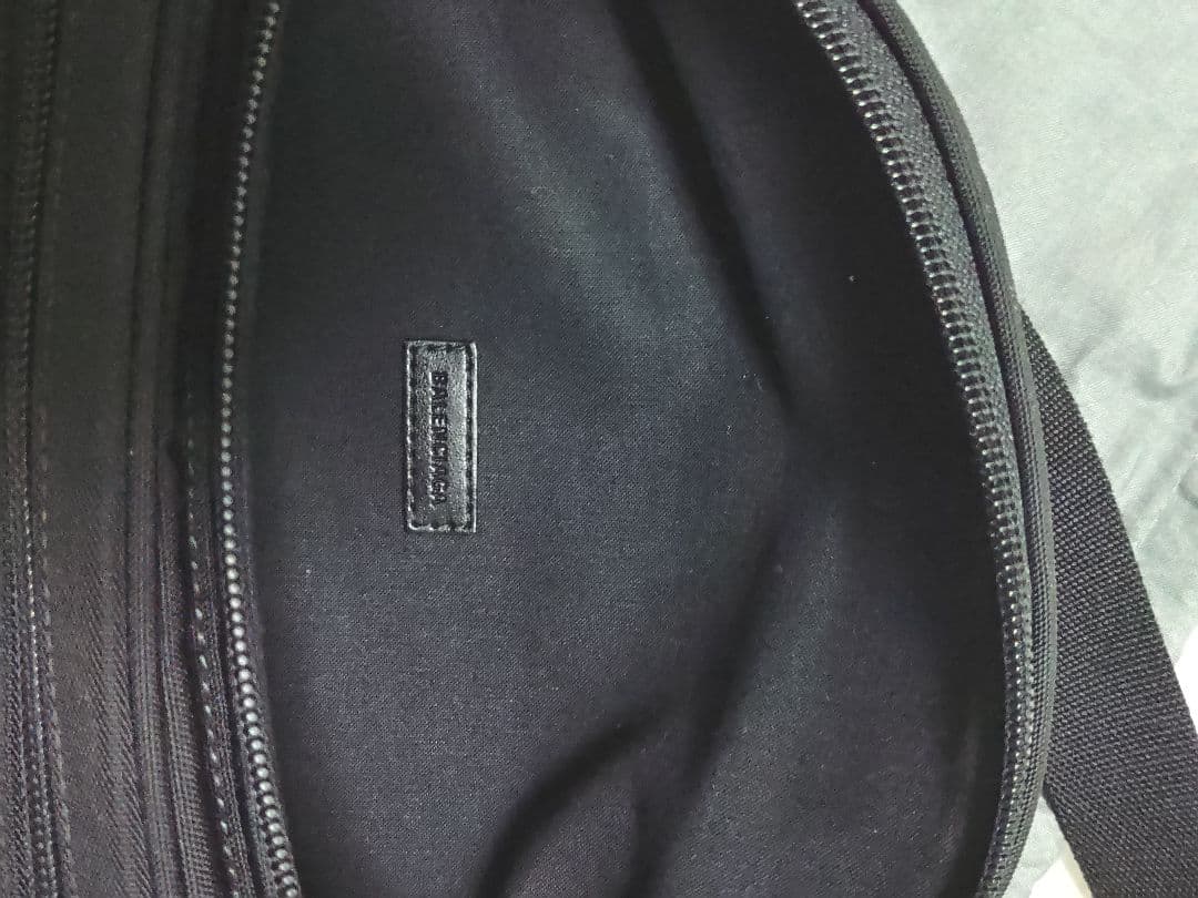 BALENCIAGA　メッセンジャーバッグ　[正規品イタリア製]