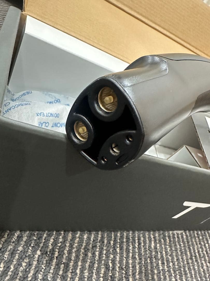 (純正)Tesla チャデモアダプター　テスラ　チャデモ充電器