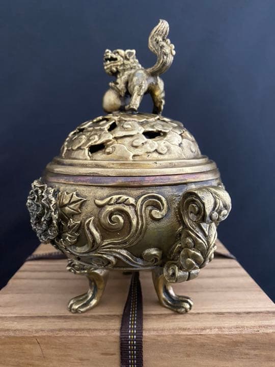 香炉 獅子　牡丹 箱 彫刻 置物　銅 開運 風水 骨董 インテリア　アンティーク