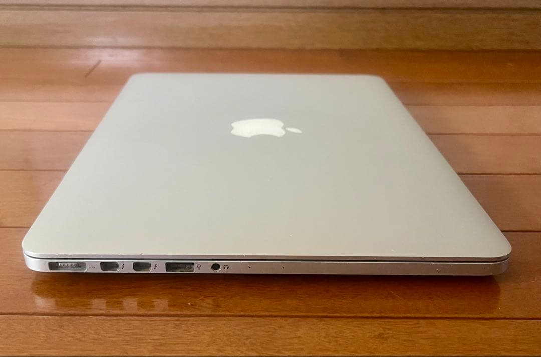 Apple MacBook Pro13インチ 本体と付属品
