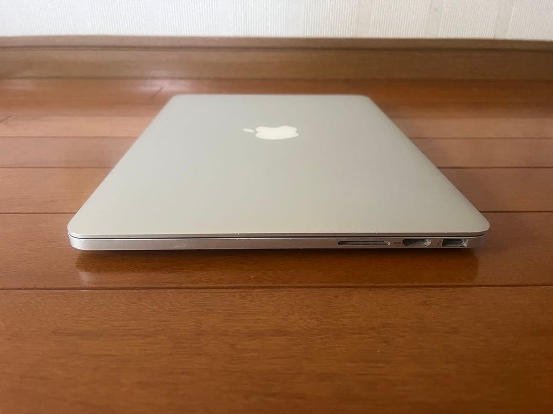 Apple MacBook Pro13インチ 本体と付属品