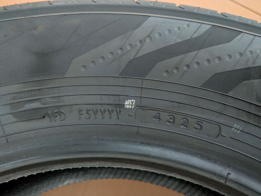 シルバー【送料込:新車外し】225/65R17 ヨコハマ 25年2本①