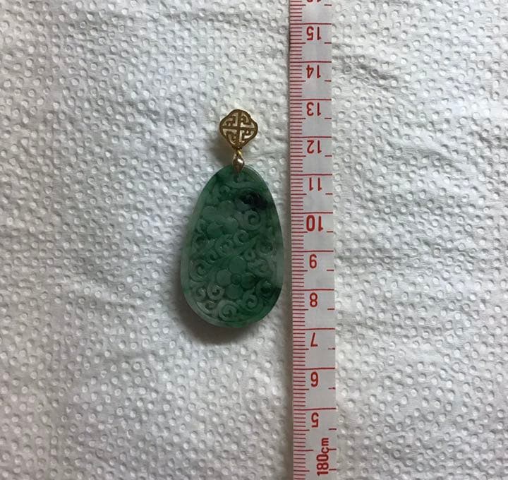 天然本翡翠　大粒両面手彫りペンダント用ルース