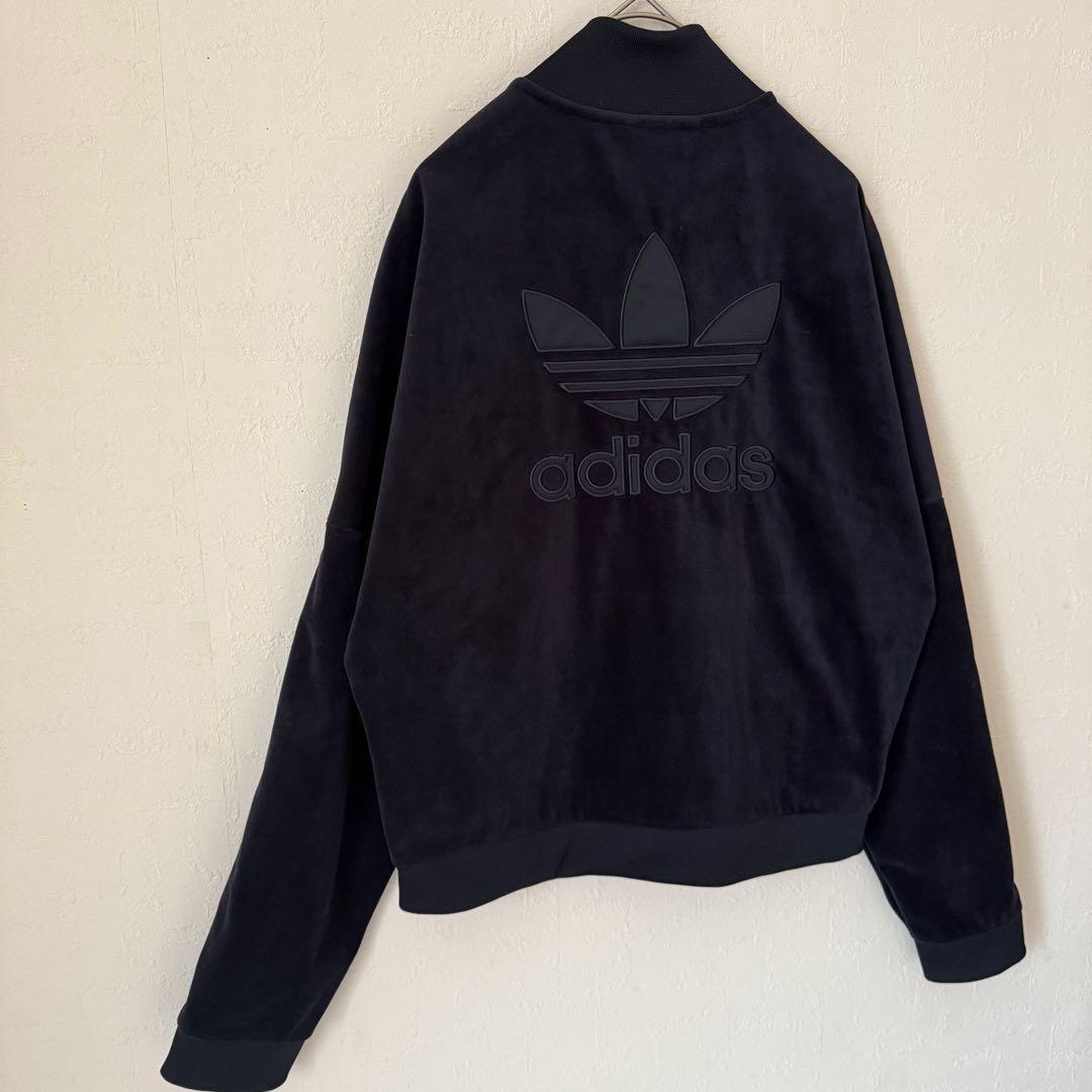 ✨adidas originals✨ベロアトラックジャケット 黒 デカロゴ刺繍