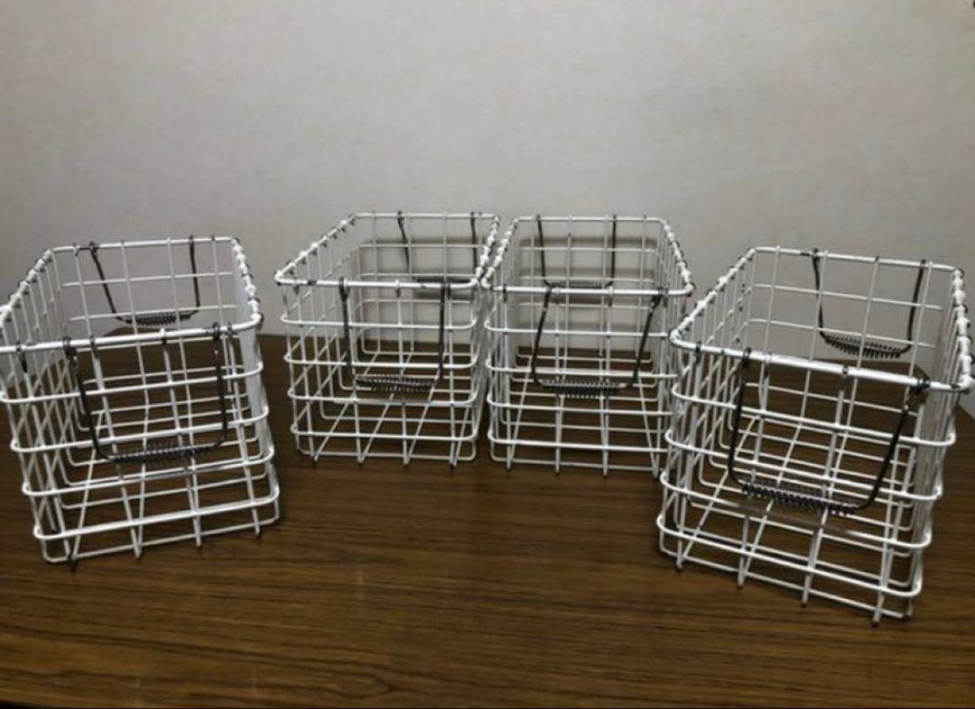 給食カゴ　4個セット　ホワイトワイヤー　収納　整理整頓　無印良品