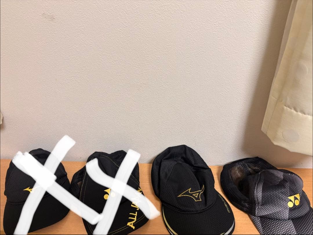 YONEXとMIZUNOのキャップセット