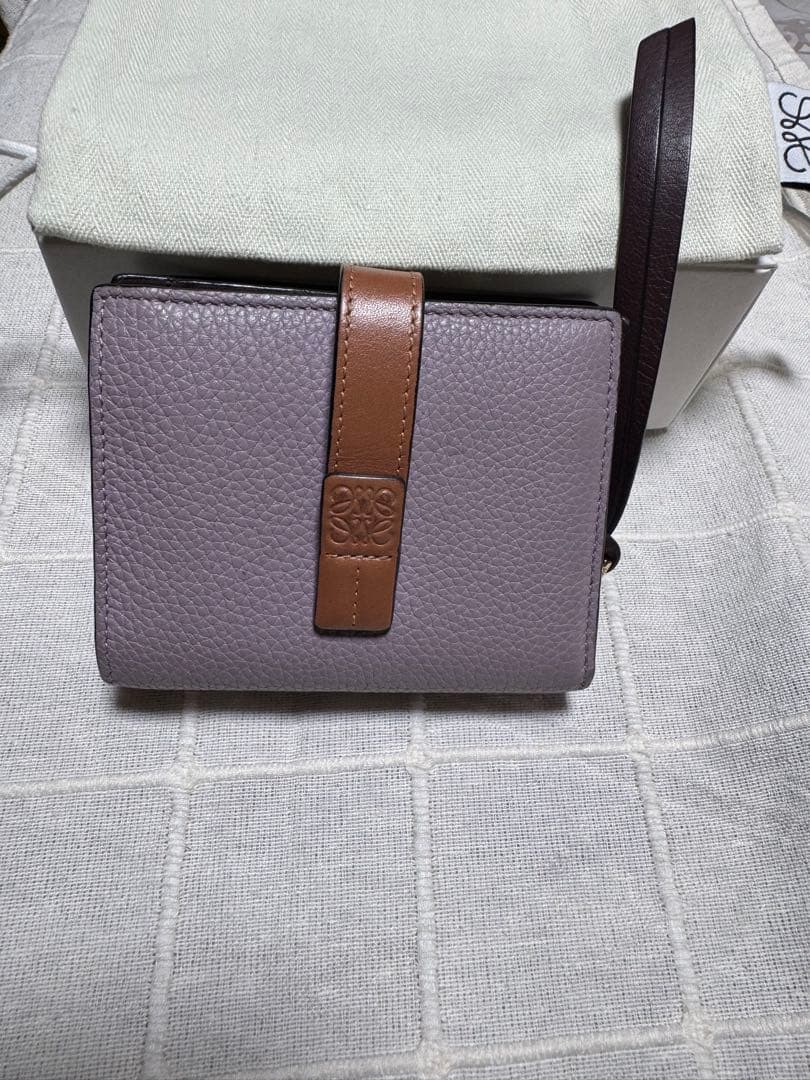 グラン☆ッマ(プロフ必読お願い) LOEWE パープル 二つ折り財布
