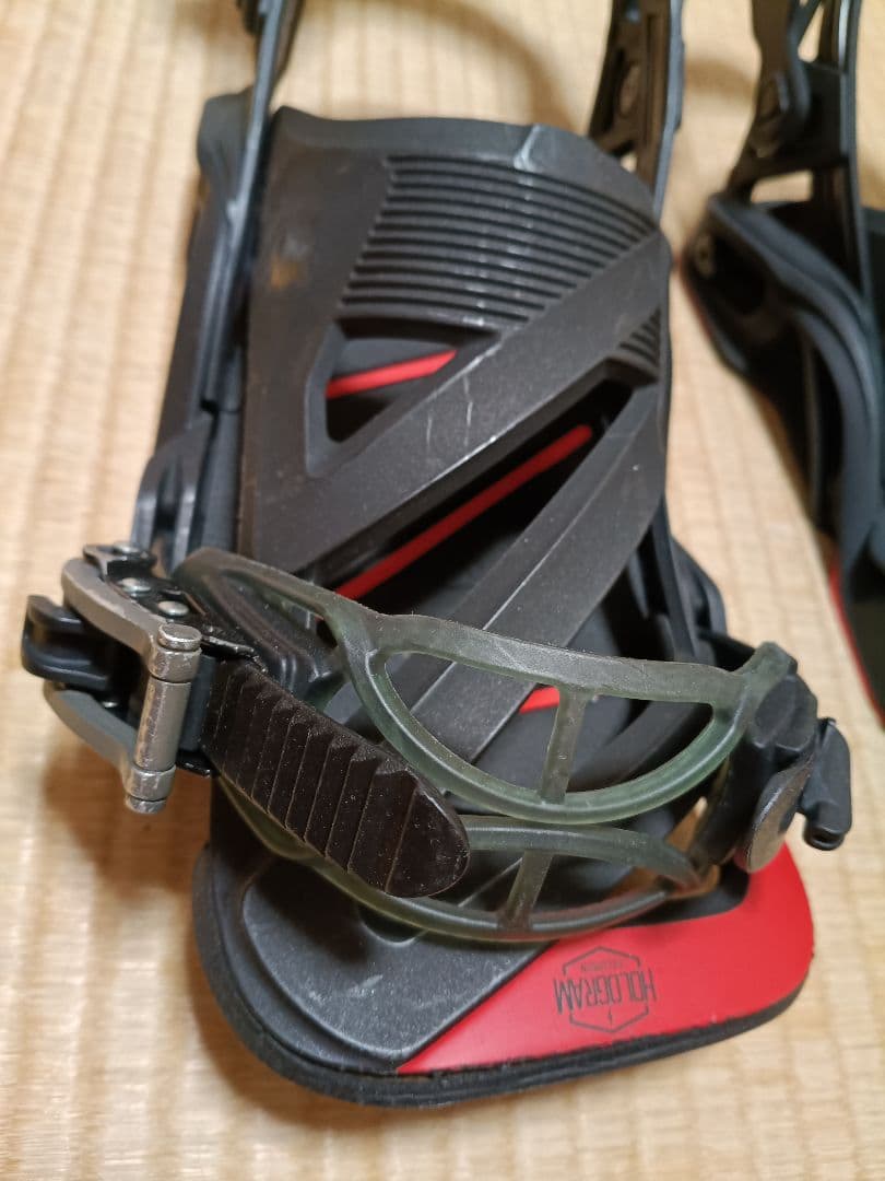 SALOMONスノーボードビンディング ホログラム