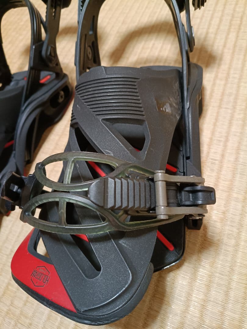 SALOMONスノーボードビンディング ホログラム