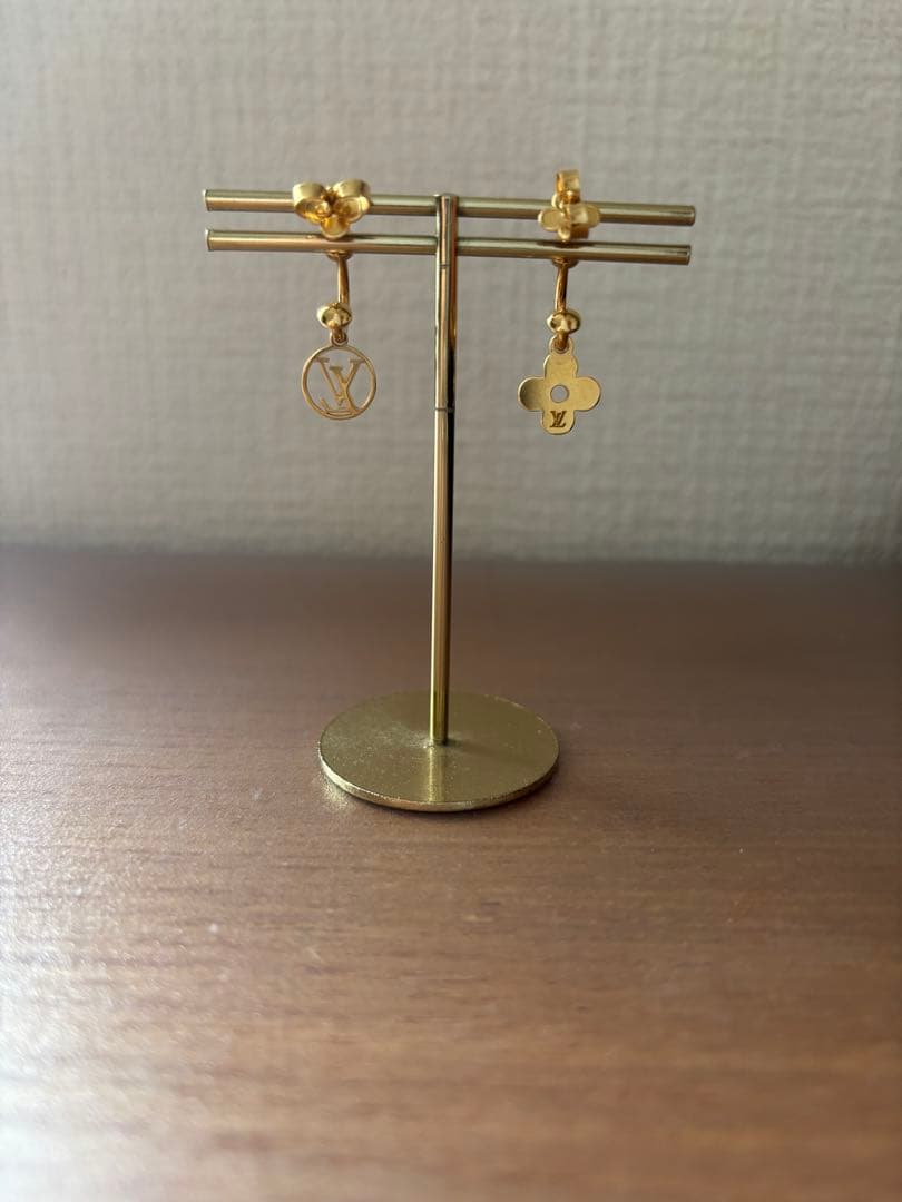 ルイヴィトン　LOUIS VUITTON ピアス　ブルーミング