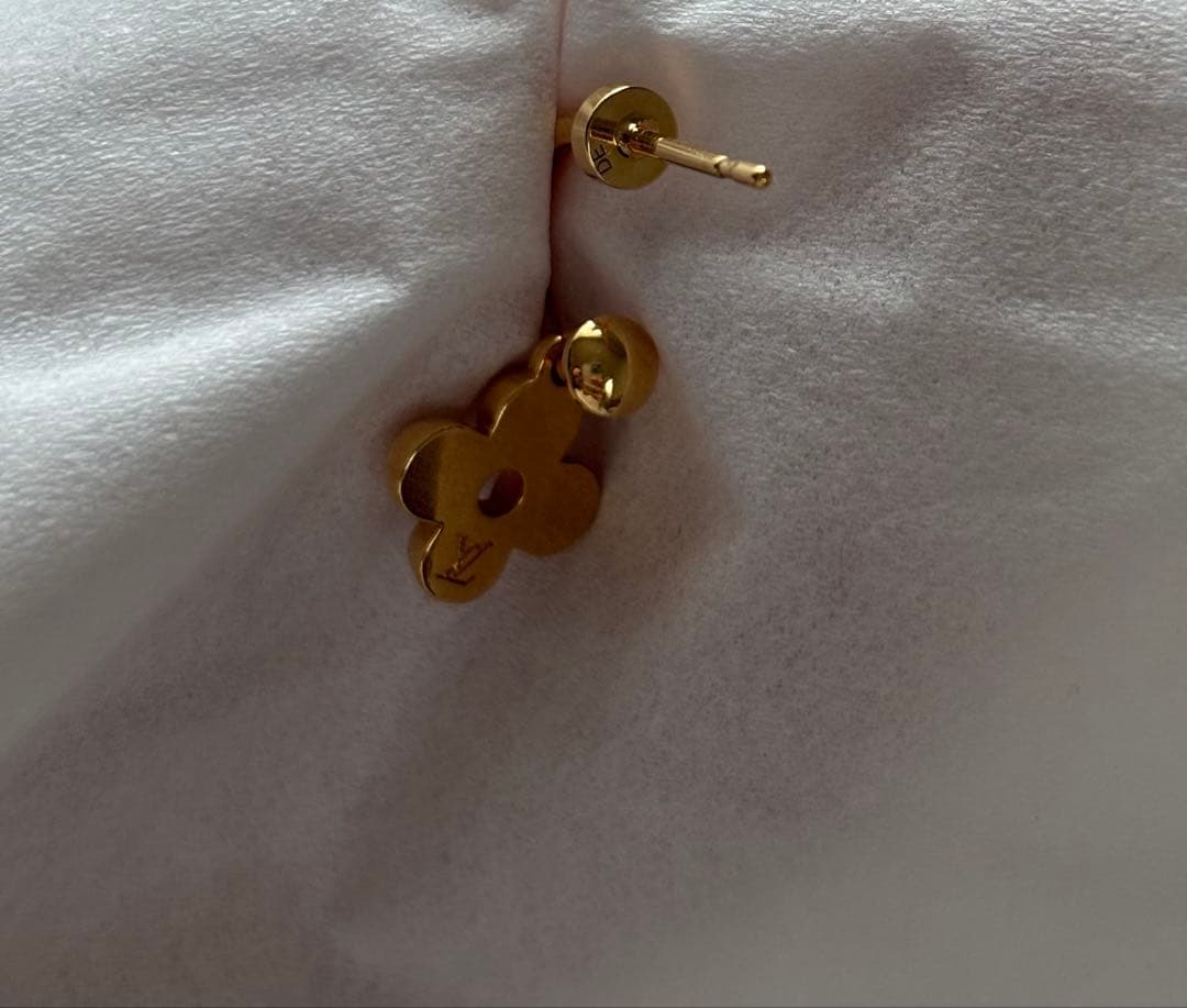 ルイヴィトン　LOUIS VUITTON ピアス　ブルーミング