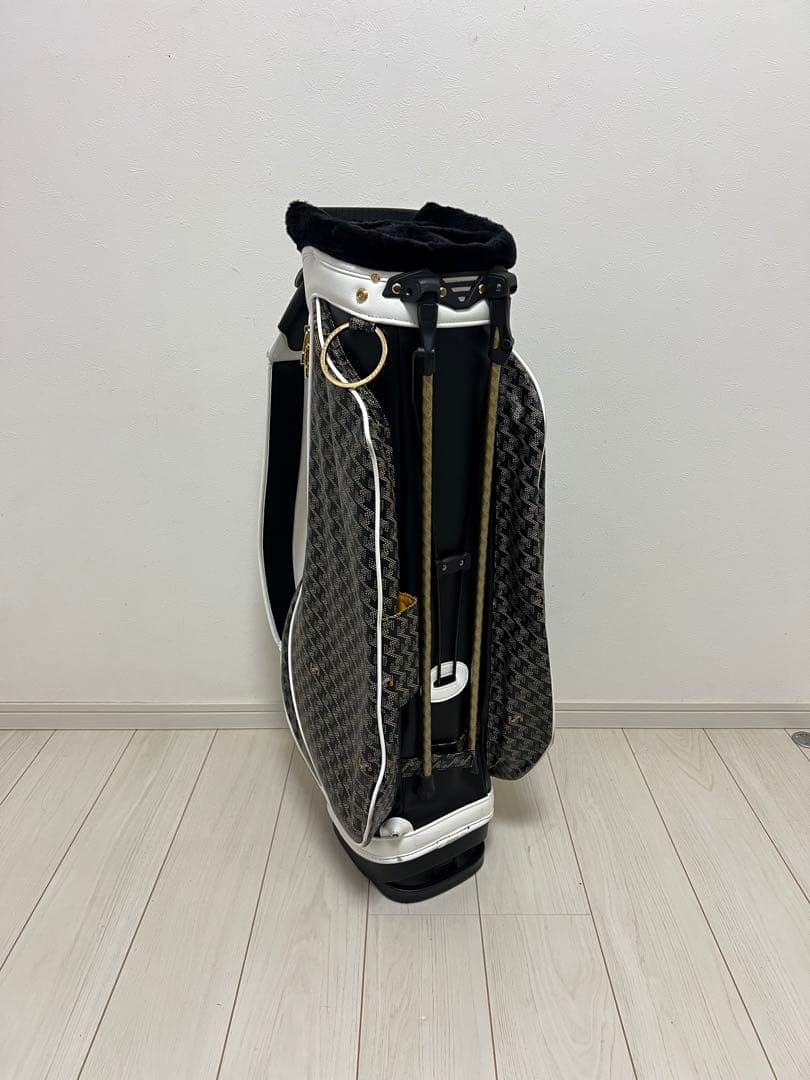 【本日だけ大幅値引き】レザレクション　パーヴォー　NO.3 キャディバッグ美品