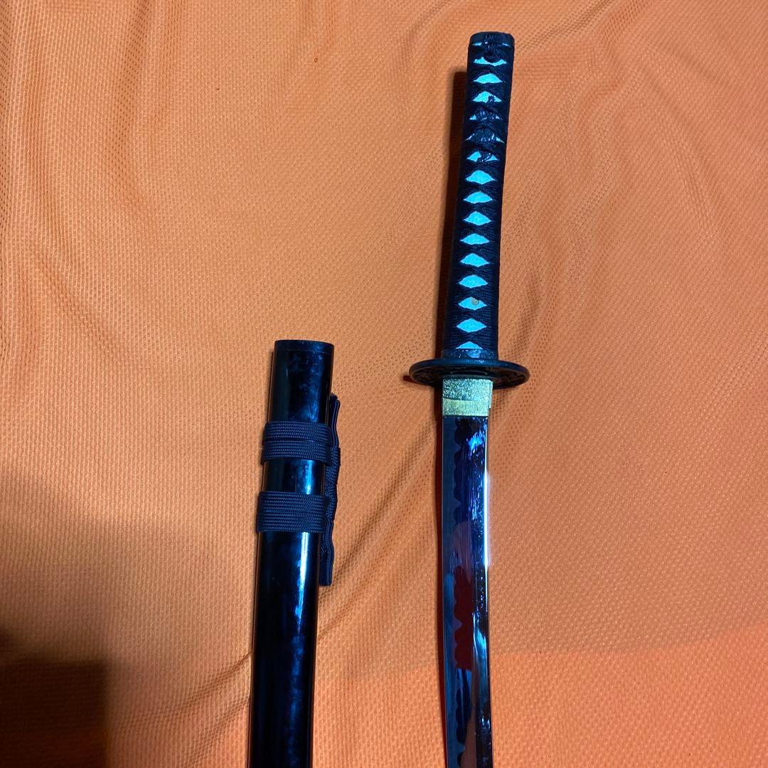 上級模造刀 黒柄 雲龍楕円鍔 菊図柄黒呂鞘