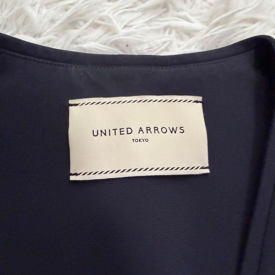 近年美品　ユナイテッドアローズ　パンツスーツ　ノーカラー　トリアセテート　黒