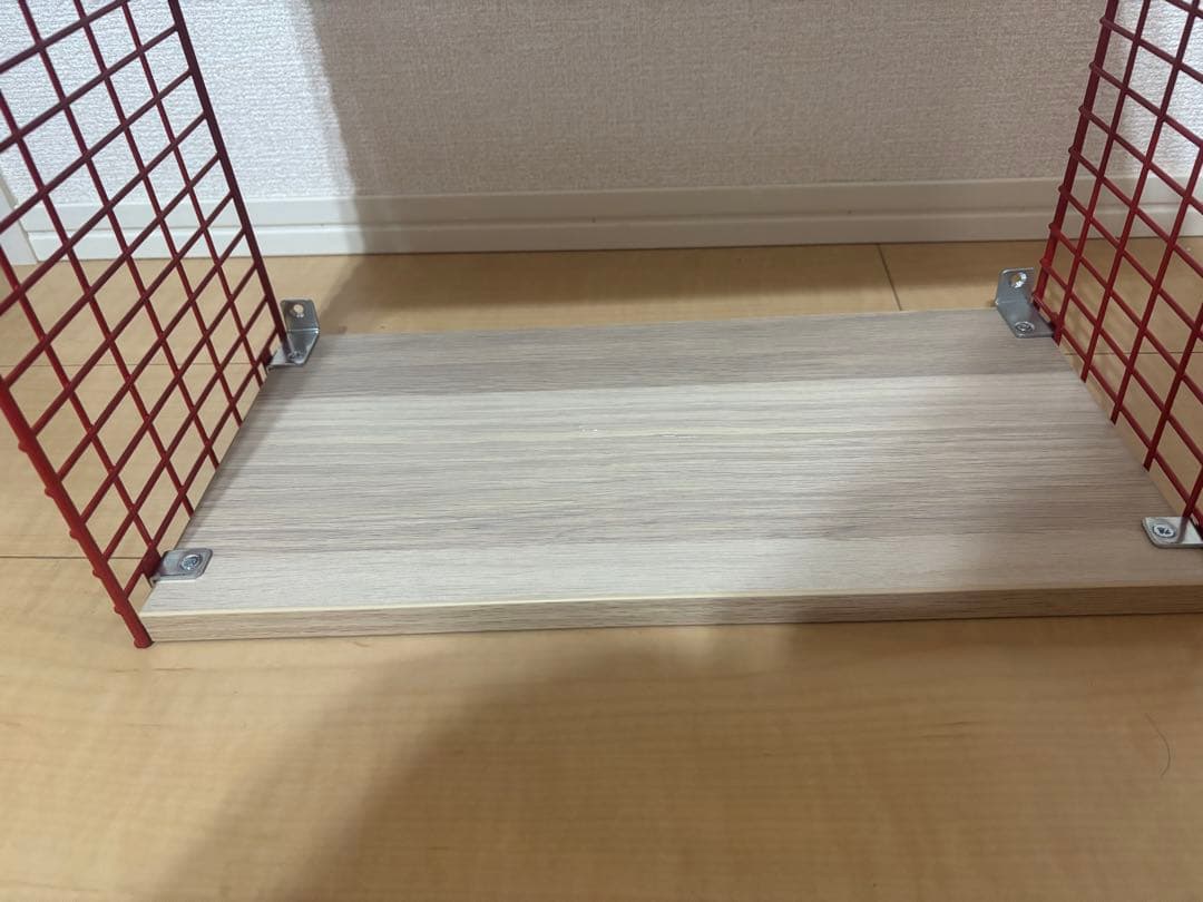 IKEA イケア　ウォールシェルフ　SVENSHULT スヴェンスフルト　赤