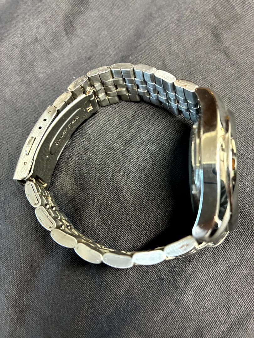 SEIKO５ 自動巻き 21ジュエル 黒文字盤