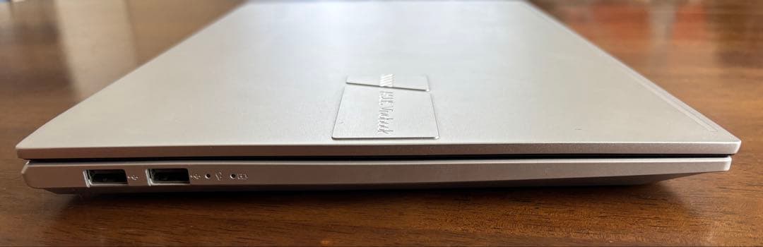こむ【美品】ASUS Vivobook Pro 15 OLED