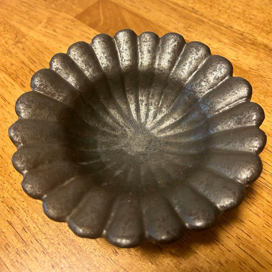 安福由美子 八角長皿 黒1枚・白1枚 菊鉢 黒1枚 フリル小皿 白1枚 計4枚