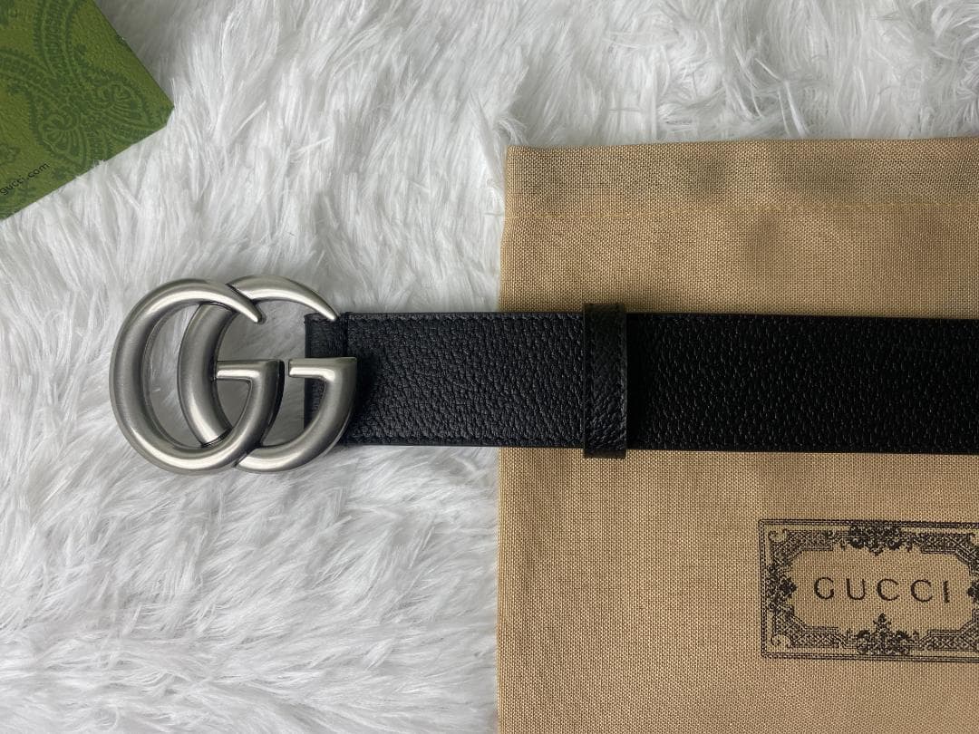 GUCCI ブラックレザーベルト GGロゴ