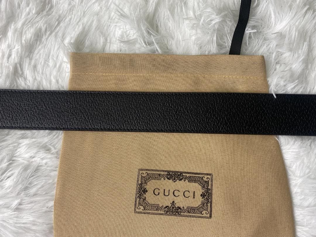 GUCCI ブラックレザーベルト GGロゴ