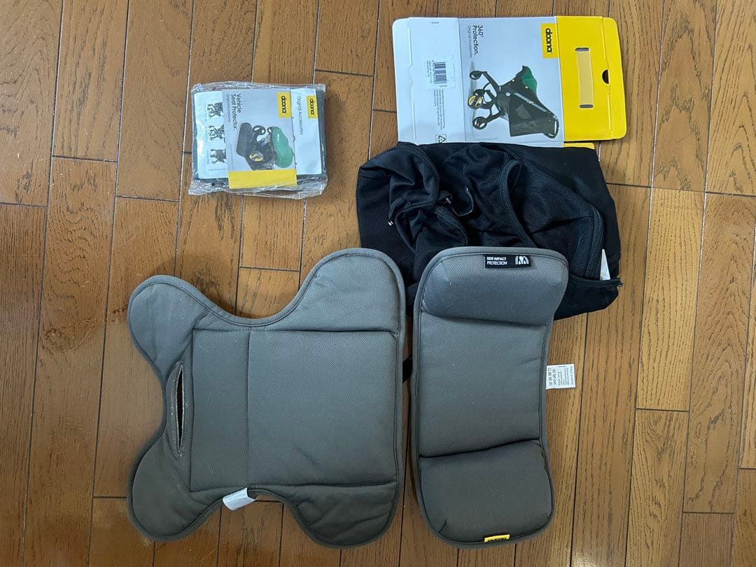 doona ドゥーナ　ピンク　レーサーグリーンISOFIXベース付きセット