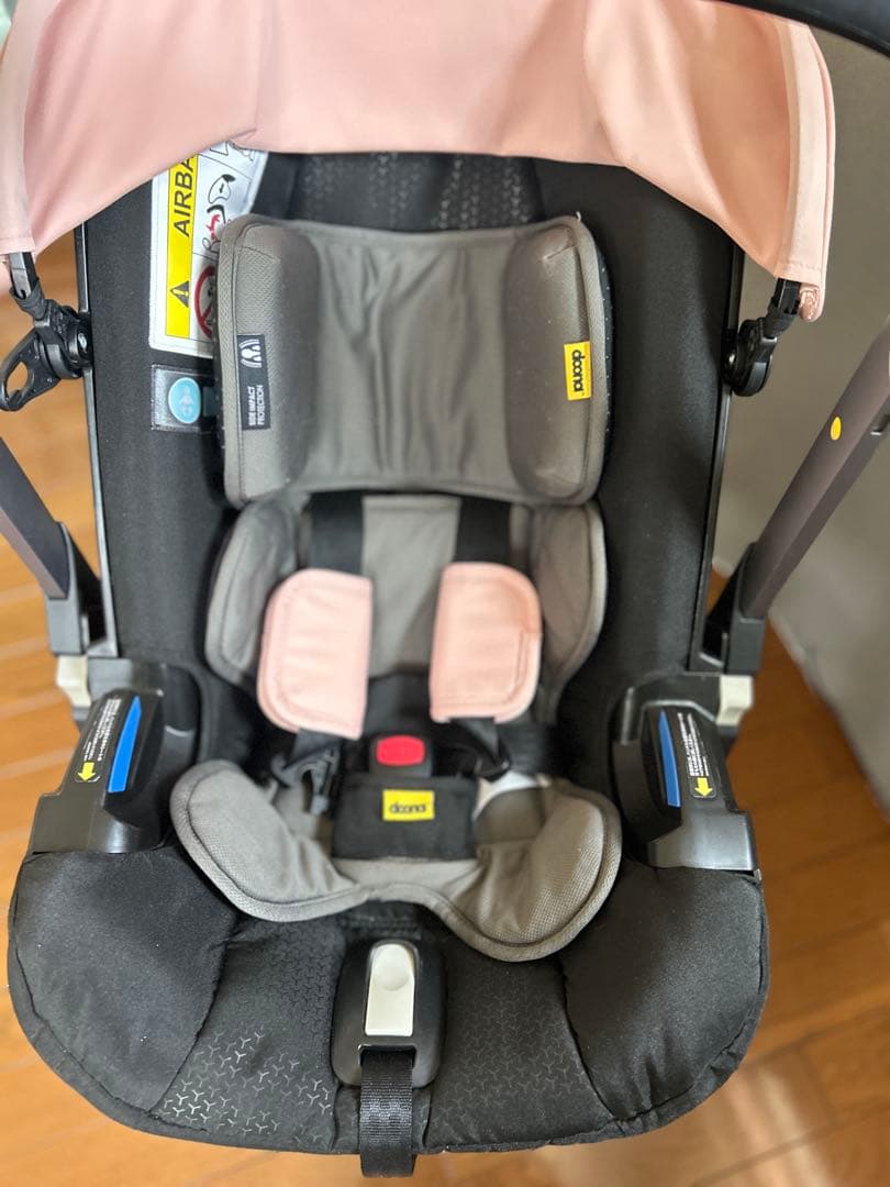 doona ドゥーナ　ピンク　レーサーグリーンISOFIXベース付きセット