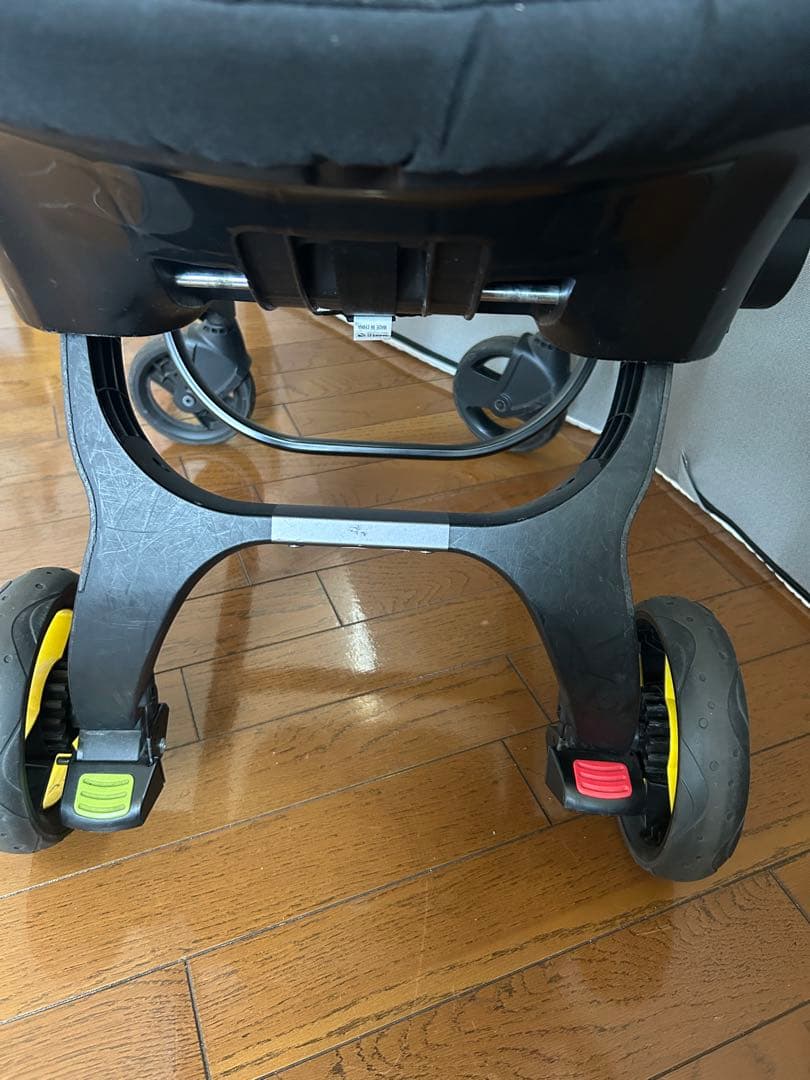 doona ドゥーナ　ピンク　レーサーグリーンISOFIXベース付きセット