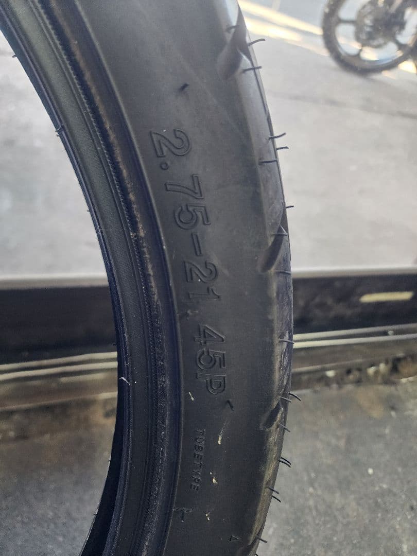 オフ車　IRC チューブレスタイヤ 2.75-21 45P