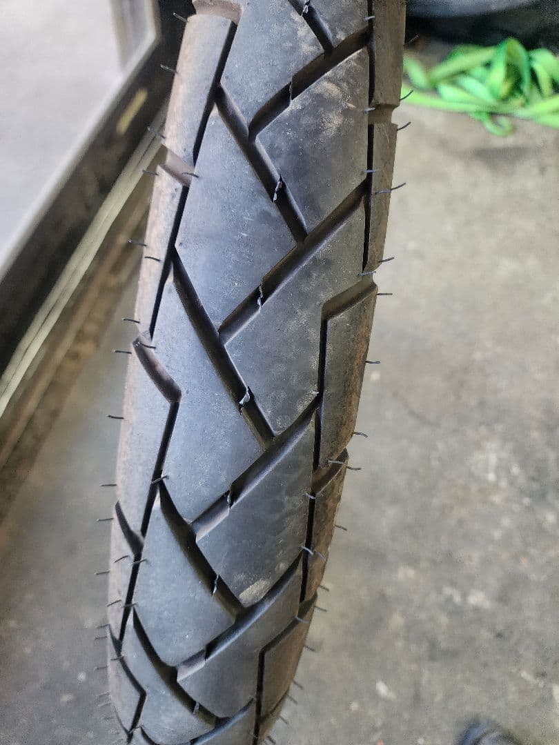 オフ車　IRC チューブレスタイヤ 2.75-21 45P