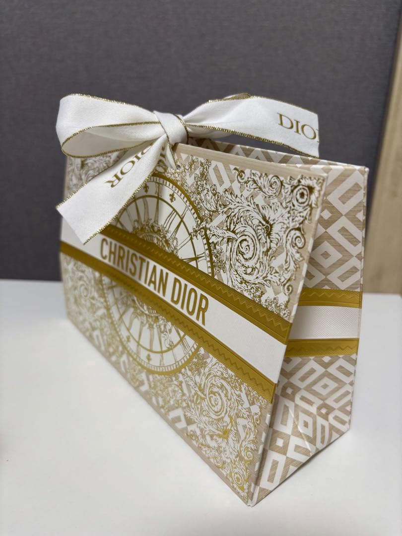 【新品】DIOR プレステージホワイトルプロテクターUVルミエールシアーグロー